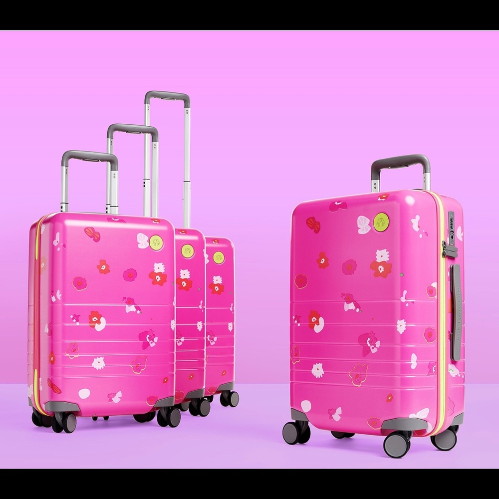 Limited Edition Monos Carry on luggage x Drunk Elephant ( the trunk 5.0 )
